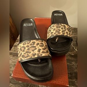 Donald Pliner F1F122 leopard print slide new in box size 6.5